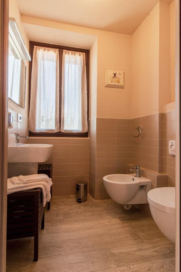 Bed and Breakfast Poggio Dei Farinetti Діано-д'Альба Екстер'єр фото