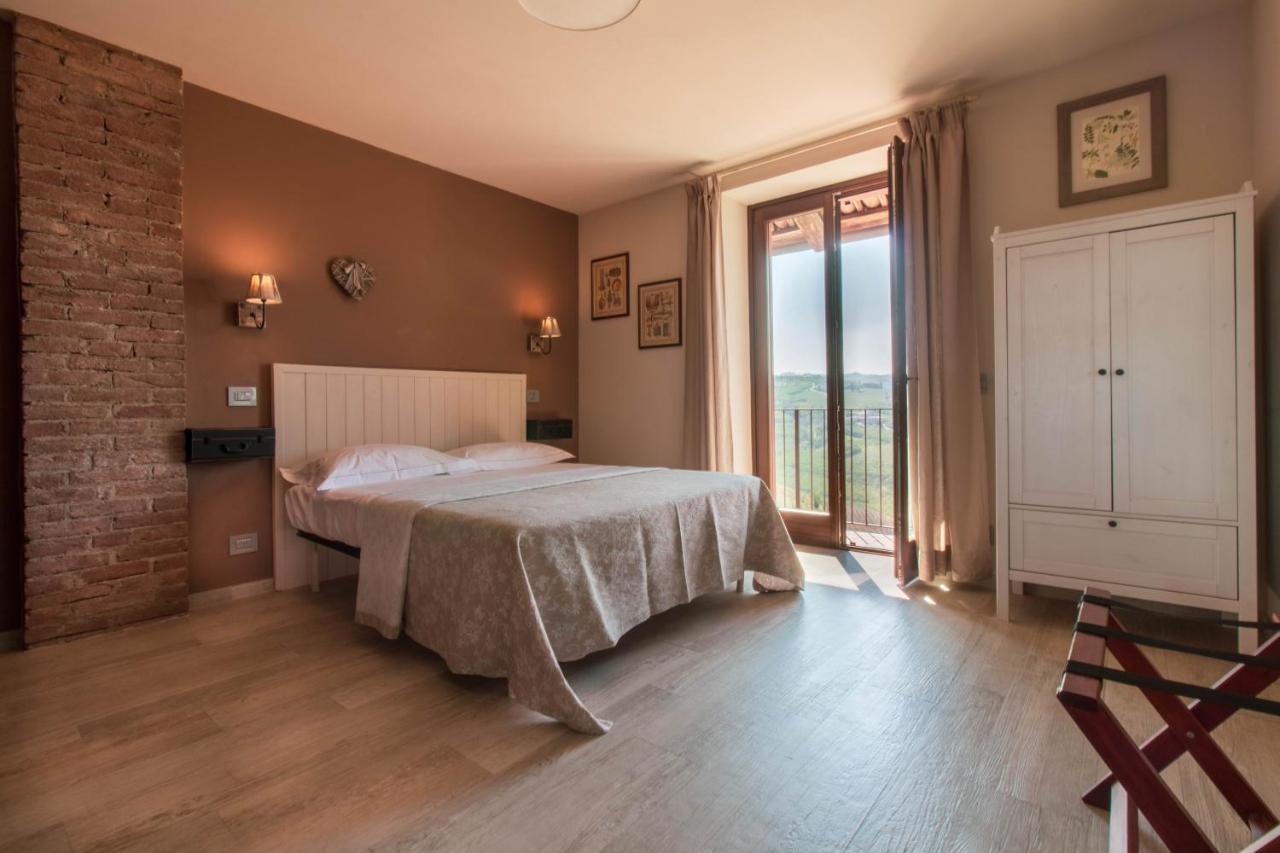 Bed and Breakfast Poggio Dei Farinetti Діано-д'Альба Екстер'єр фото