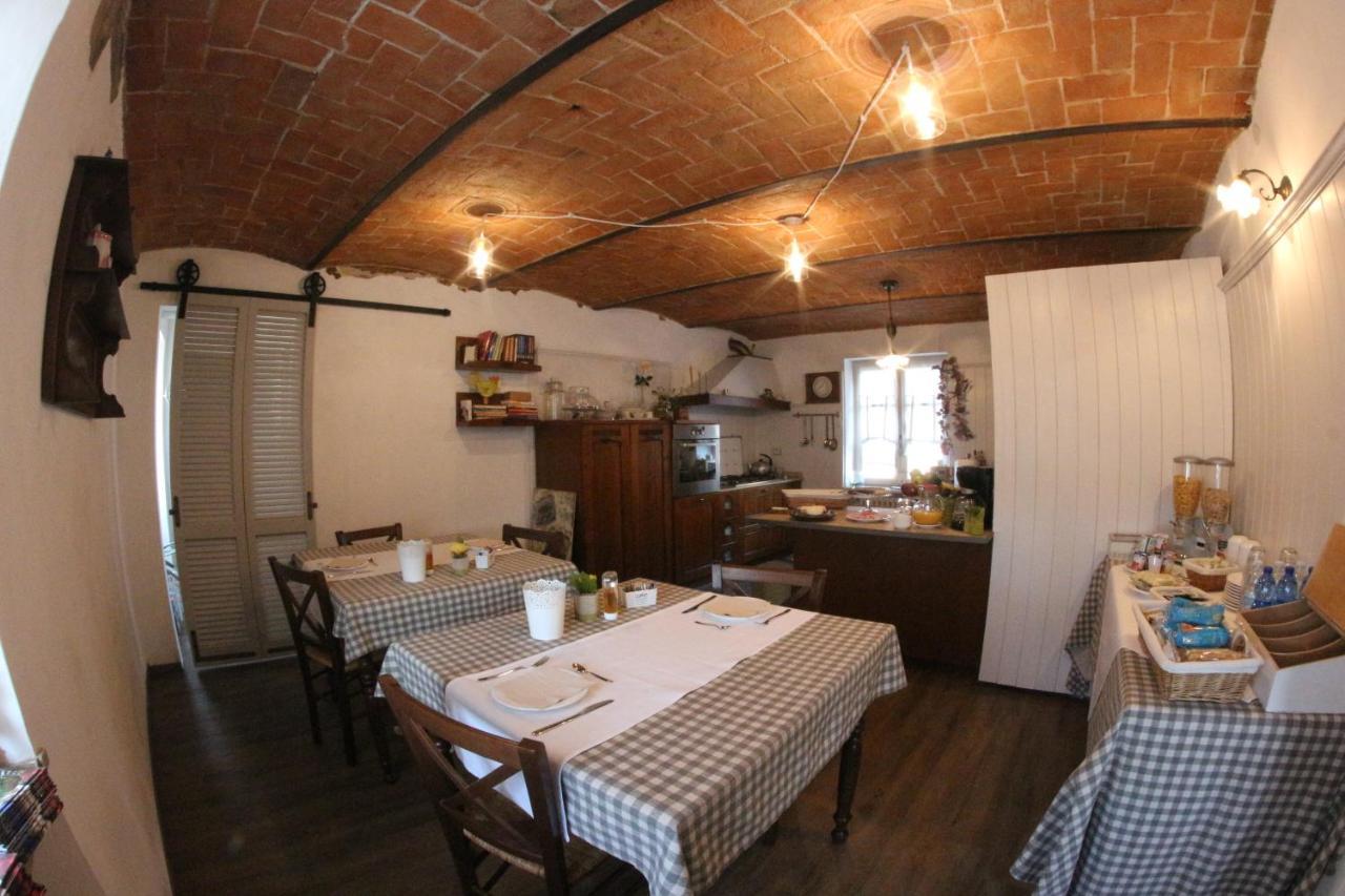 Bed and Breakfast Poggio Dei Farinetti Діано-д'Альба Екстер'єр фото